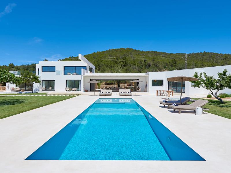 Can Pegaso Grande , North  