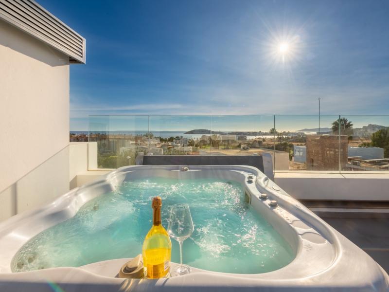 Casa Kiwi , East , Jesus  