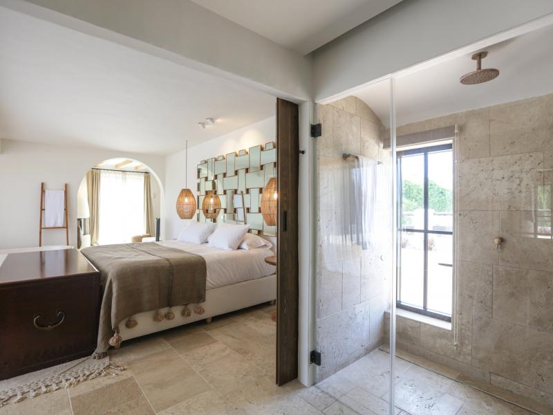 Can Gerbera , Central , East  