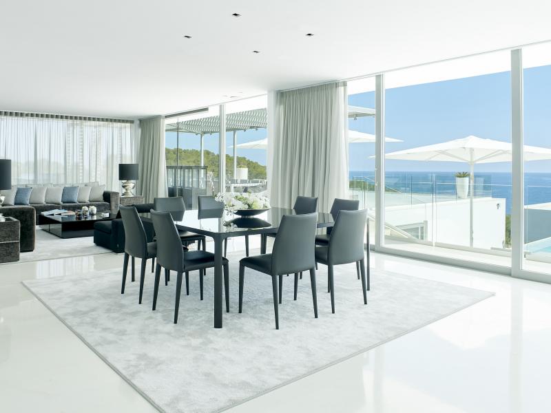 Villa La Costa , East  