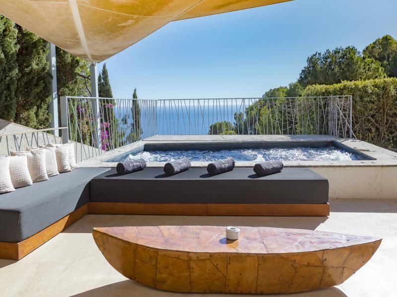 Villa Estelle , Roca Llisa  