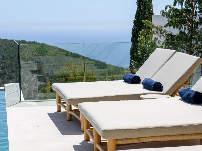 Vista Infinita , East , Roca Llisa  