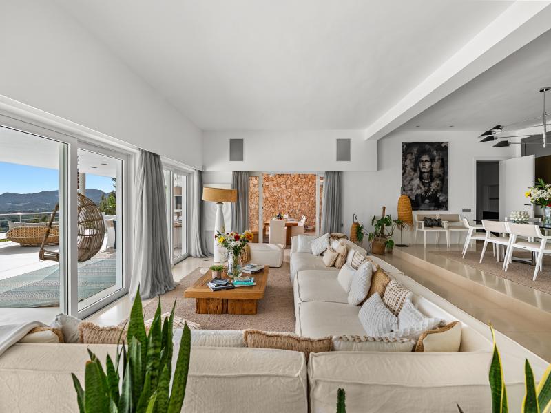 Villa Pazu , South  