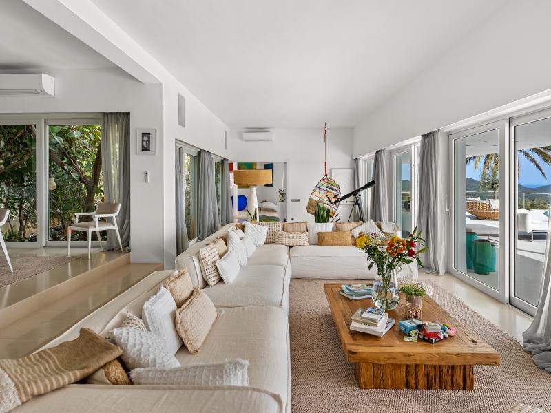 Villa Pazu , South  