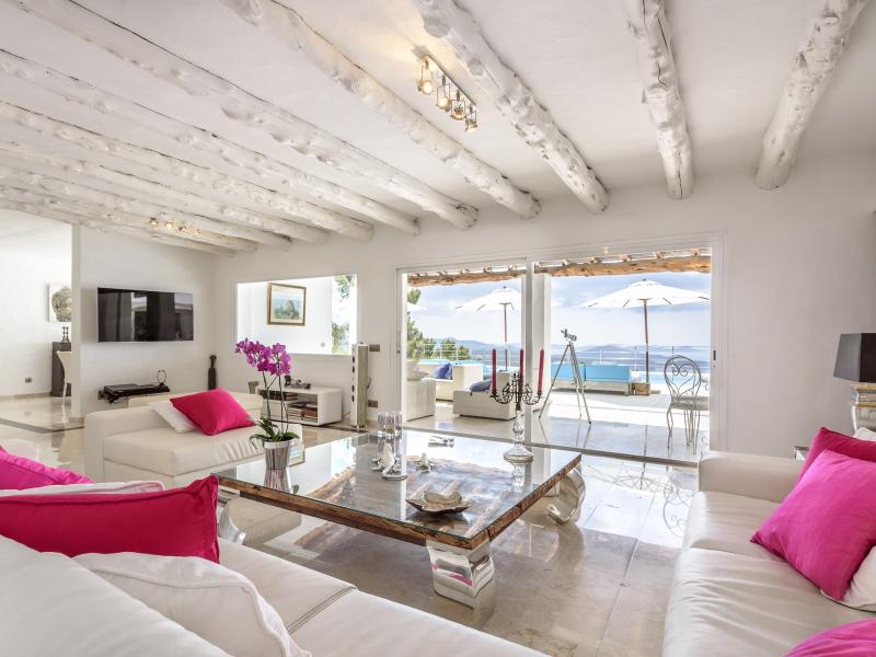 La Casa Romero , Cala Jondal  
